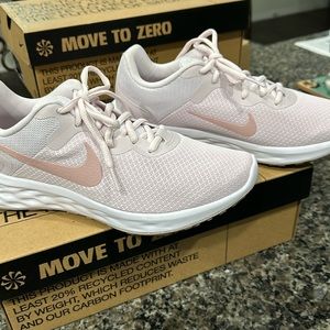 Nike Revolution 6 NN